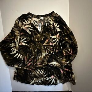 *NWT Old Navy Black and Gold Leaf Print Blouse - Women’s Size Medium Tall